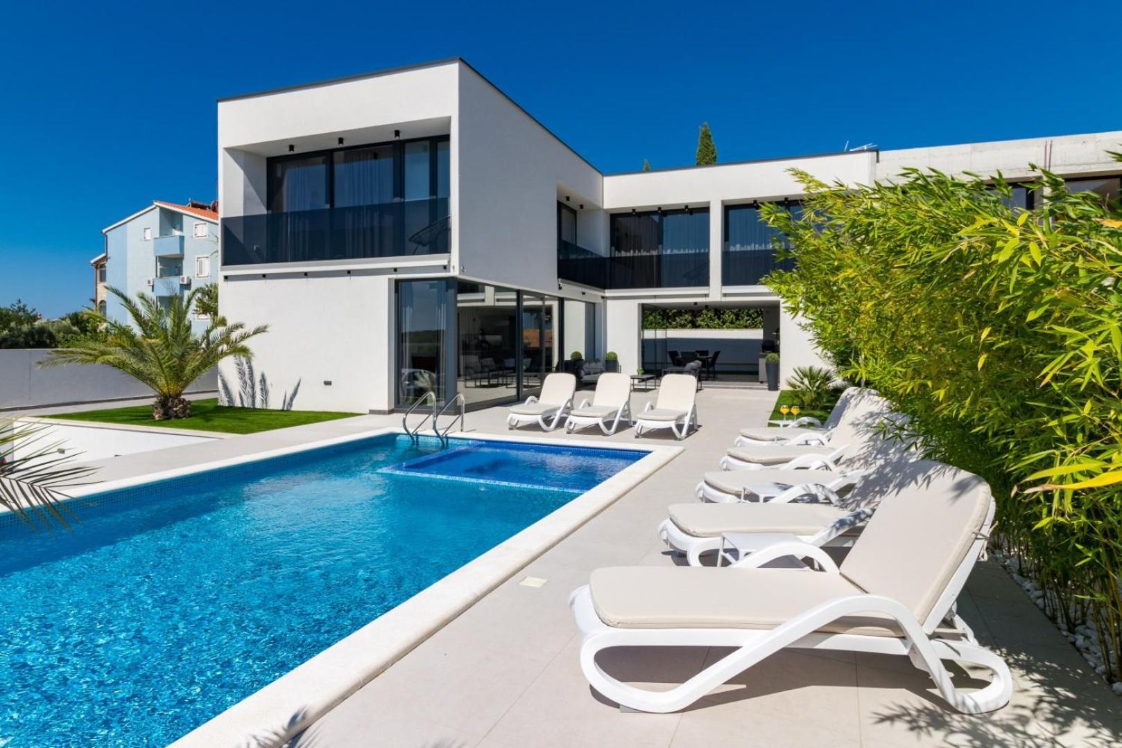 Villa Miaa Newly Built Modern Villa In Medulin For 9 People With Heated Swimming Pool & Jacuzzi Eksteriør billede